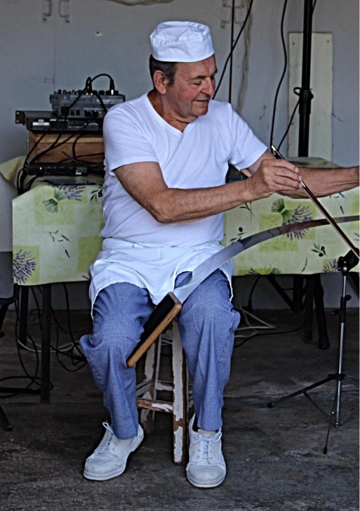 Jacky Adam et sa scie musicale