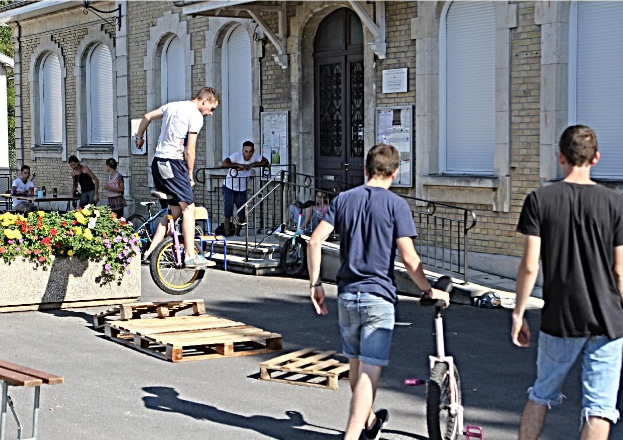 Ken Lucas Arthur et leurs monocyles