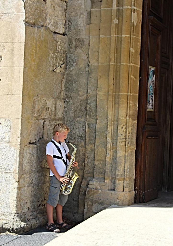 Léopold au saxophone